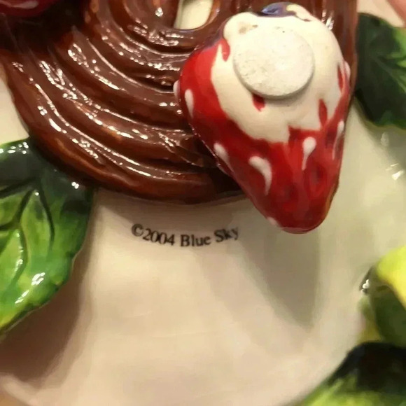 J McCall strawberry footed floral & strawberry dish and spoon with strawberry. - Picture 8 of 8